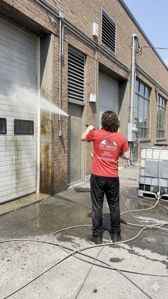Commercial window cleaning service